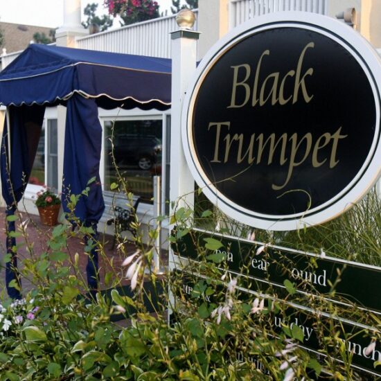 Top 10 Best Places To Eat Your Favorite Food (in US)